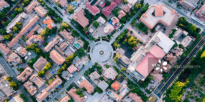 中国天津海意式风情区马可波罗广场屋顶高视角俯拍图片素材