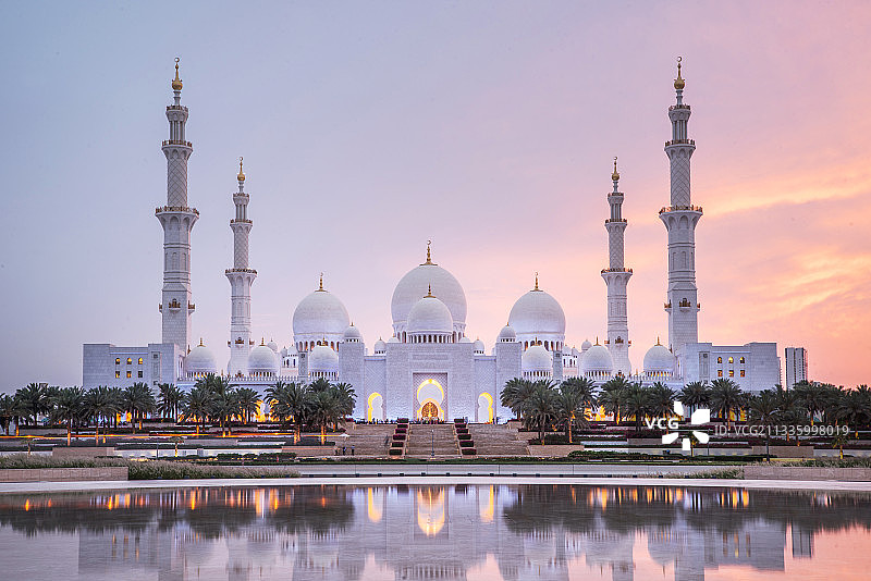 阿联酋阿布扎比谢赫扎耶德大清真寺全景图片素材