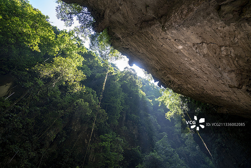 湖北建始地心谷：古桥古盐道，绝壁崖居溶洞峡谷美不胜收图片素材