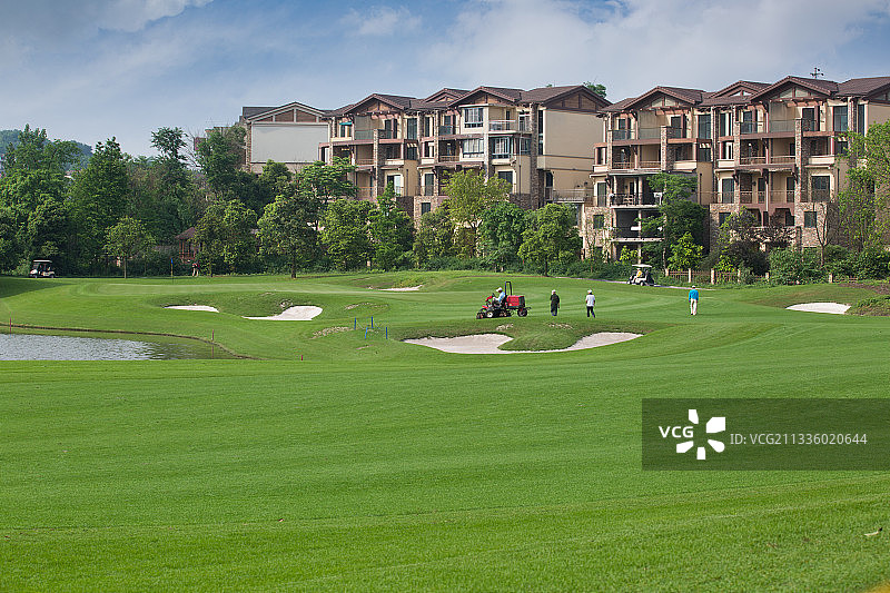 高尔夫与建筑房地产图片素材