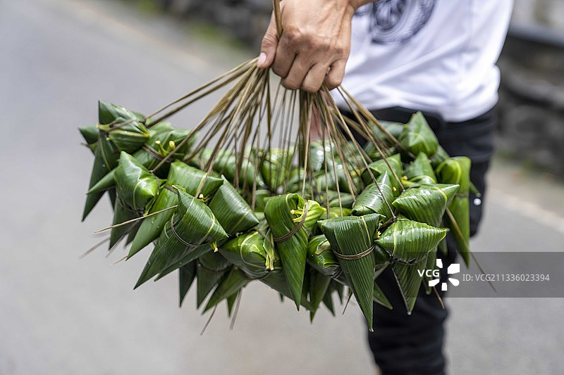 包粽子迎端午图片素材