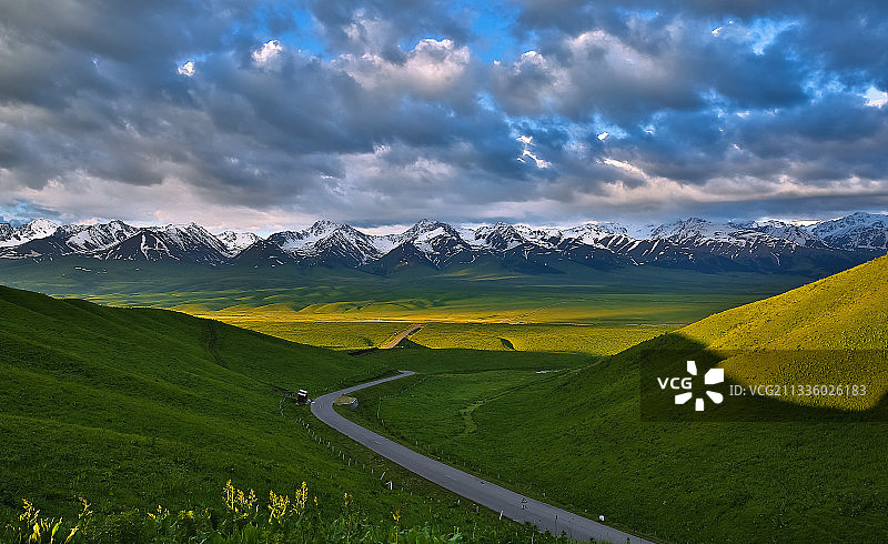 那拉提草原图片素材