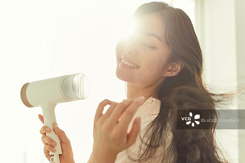 美容、头发、头皮、头发护理、吹风机、湿发图片素材