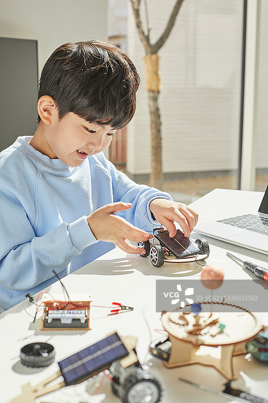 交通运输、创新、ESG、汽车、儿童、未来、科学、求知欲图片素材