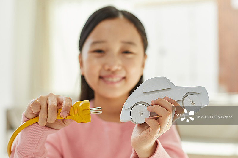 电动汽车：环保交通，助力碳中和图片素材