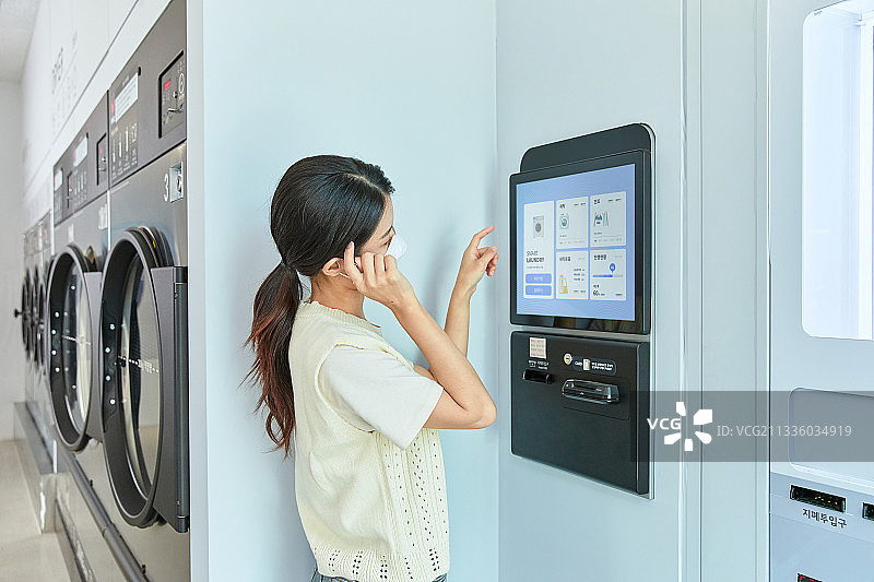 无人值守洗衣房，洗衣机，洗衣篮，烘干机，洗衣服务，自助洗衣亭图片素材