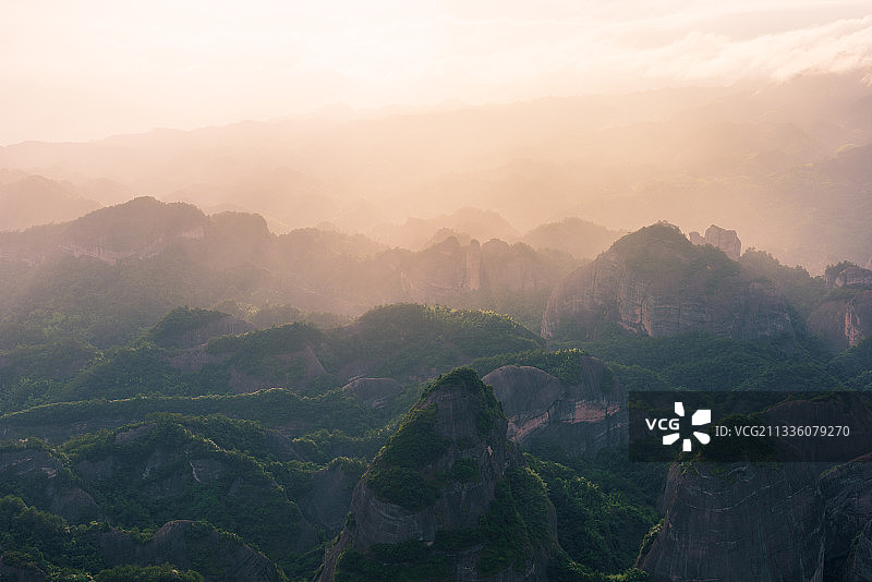 中国湖南省崀山国家公园，热门旅行目的地，著名的丹霞地貌。图片素材