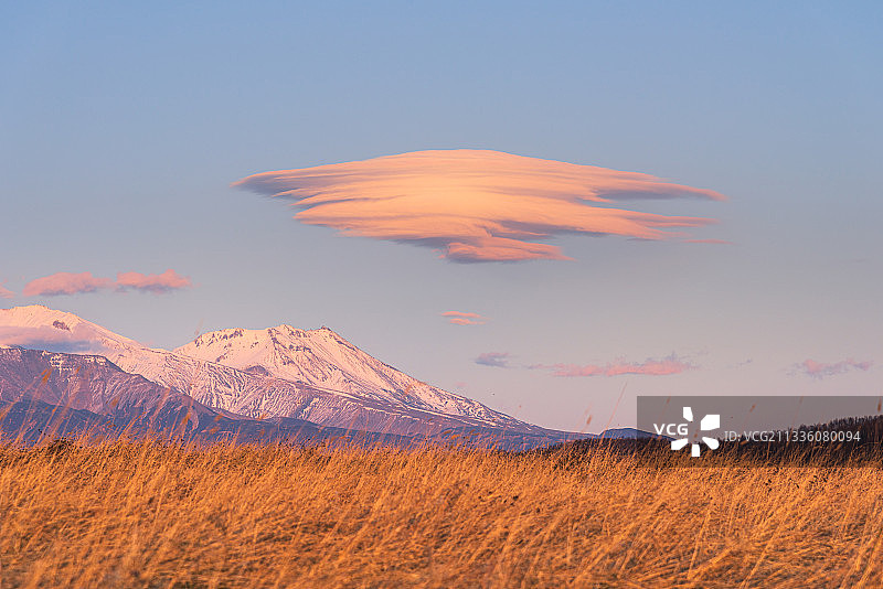 俄罗斯的热门旅游胜地，堪察加半岛。 著名的阿瓦钦斯基火山。图片素材