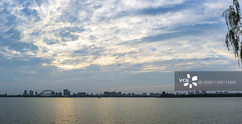 风雨停，云消散；天初晴，晚霞现--东昌湖风景图片素材