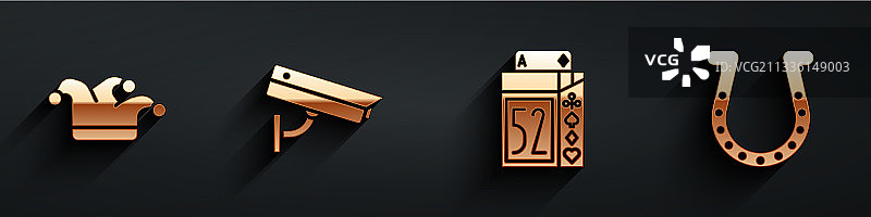 小丑扑克牌和监控摄像头图片素材