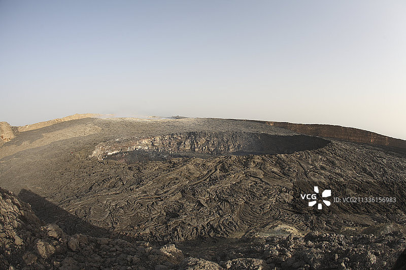 火山口和活火山坑洼图片素材