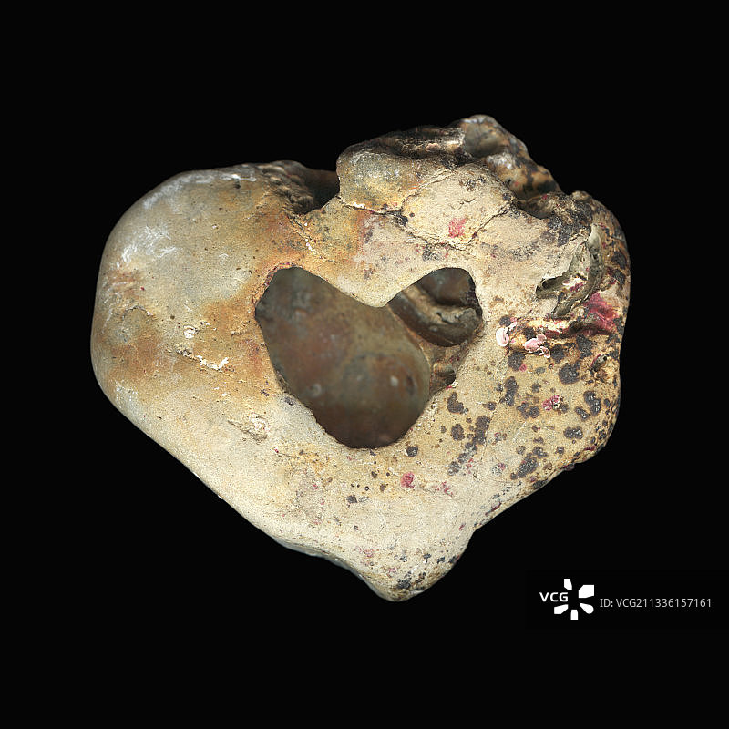 带心形孔的心形石头图片素材