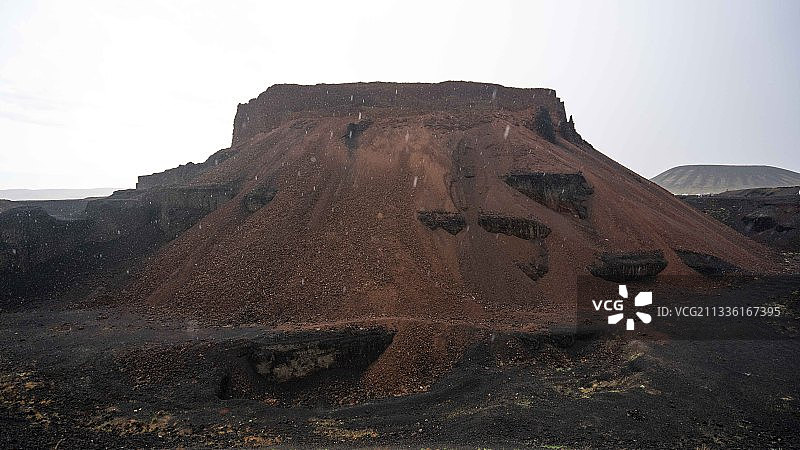 航拍内蒙古乌兰察布市乌兰哈达火山群草原天路火山地貌图片素材