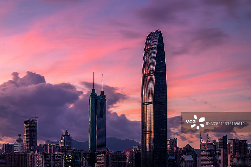 日出时间的深圳地王大厦与京基100图片素材