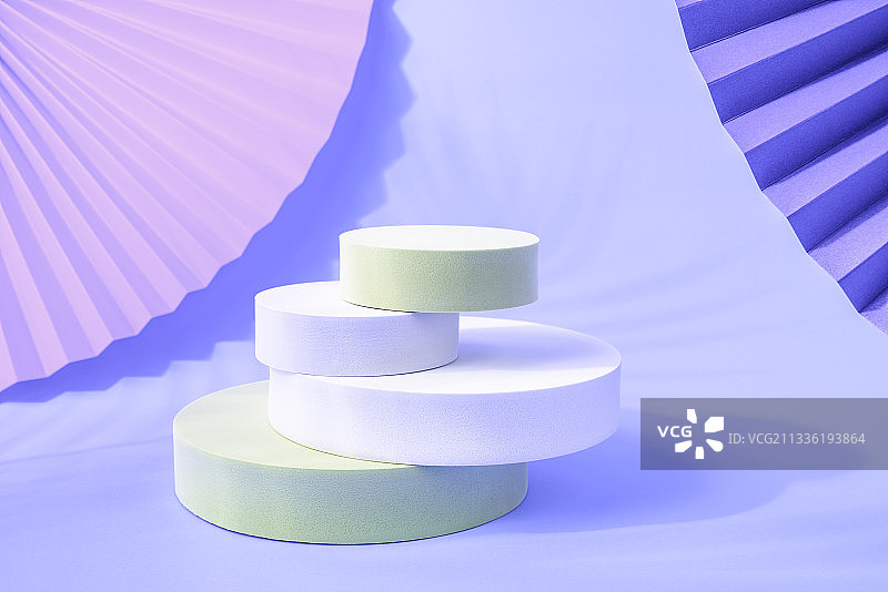 紫色折扇和圆柱体3D展台场景图图片素材