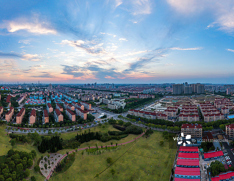 航拍上海金山城市沙滩绿地日落图片素材
