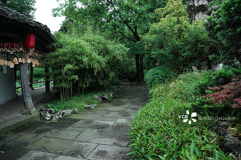 夏季梅雨季节的绍兴沈园风光图片素材