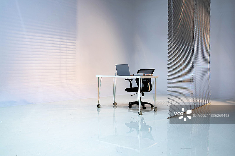 办公桌和电脑图片素材