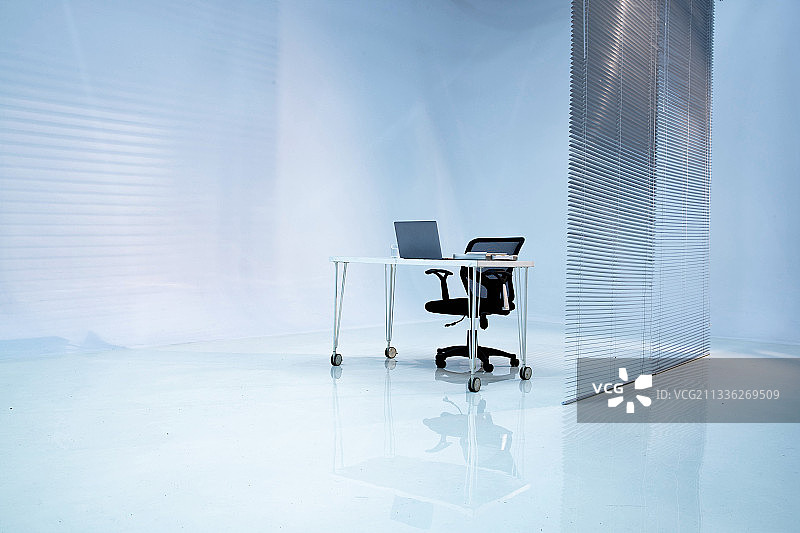 办公桌和电脑图片素材