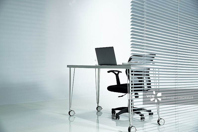 办公桌和电脑图片素材