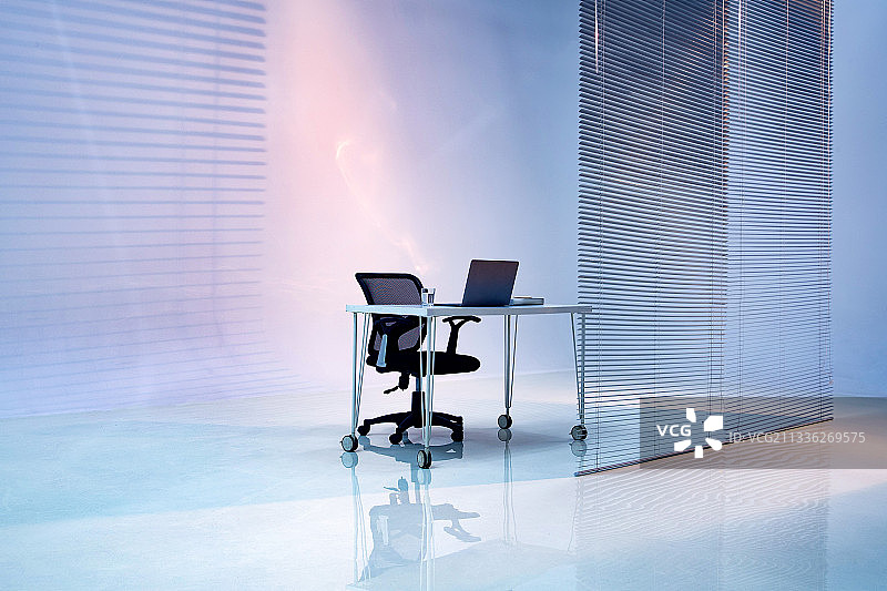办公桌和电脑图片素材