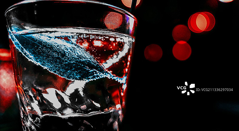 胡桃里酒吧酒杯图片素材