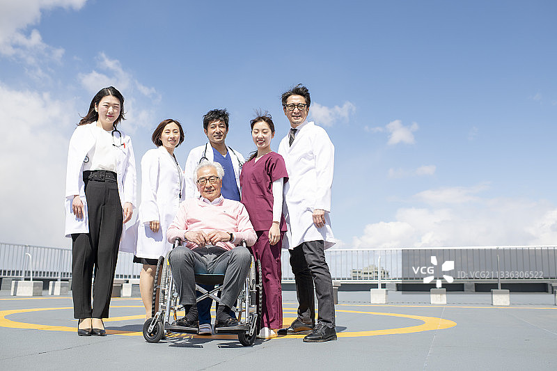 医护人员和病人图片素材