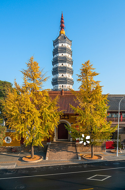 中国安徽省安庆迎江寺振风塔图片素材