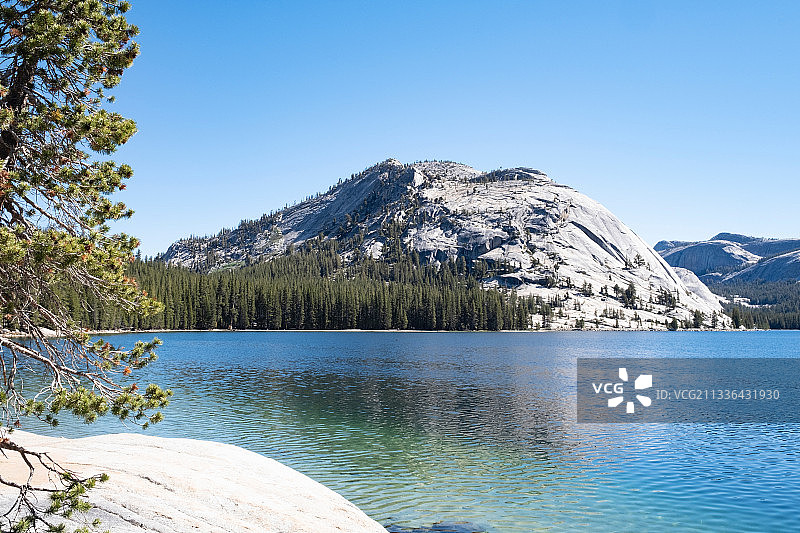 美国加州特纳亚湖的湖光山色图片素材