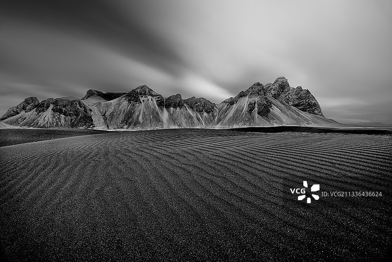 冰岛Vestrahorn山沙漠风光图片素材