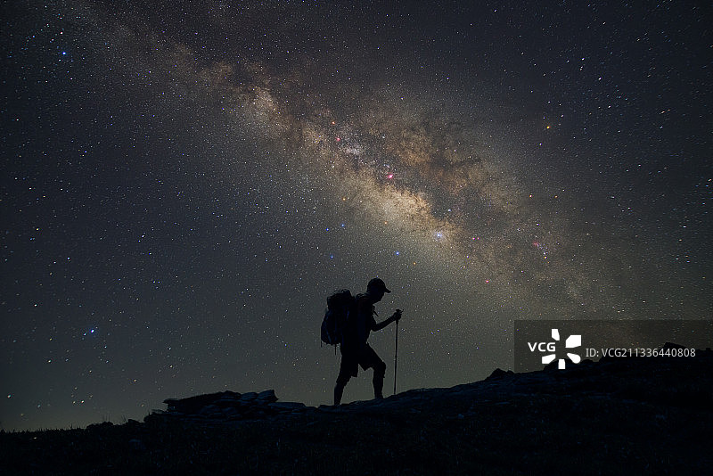 星光不问走路人图片素材