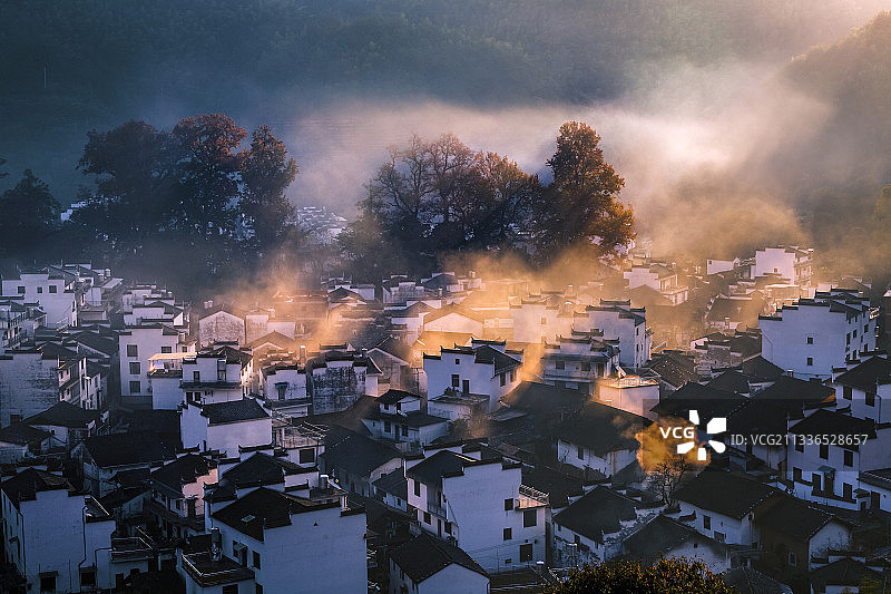 婺源石城迷雾图片素材
