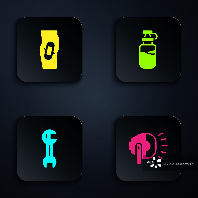 自行车装备套装：头灯、腿部石膏和扳手图片素材