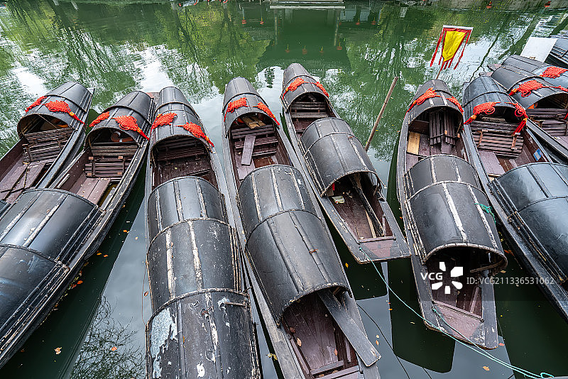 浙江绍兴乌篷船特写图片素材