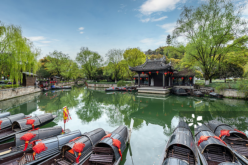 浙江绍兴乌篷船特写图片素材