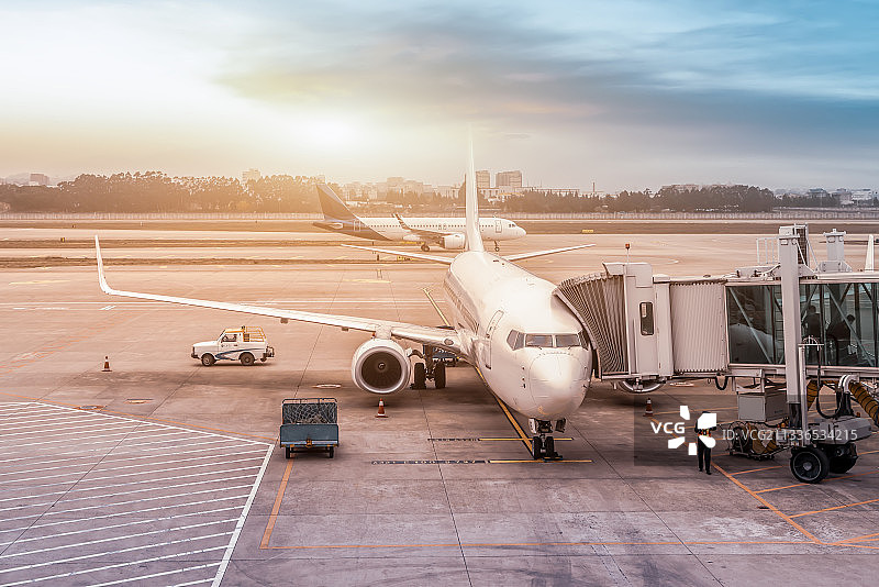 机场停机坪客机图片素材