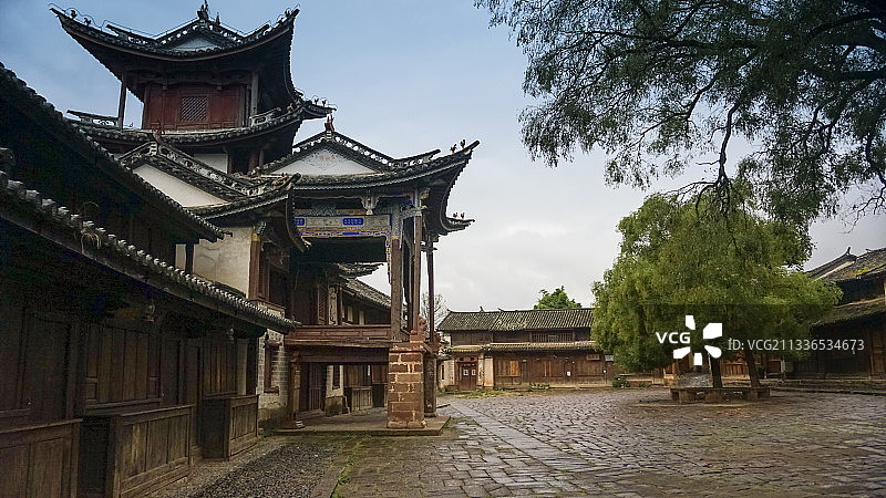 大理-沙溪古镇-茶马古道千年古戏台图片素材