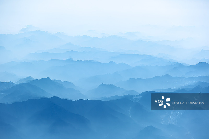 画卷一样的云山图片素材