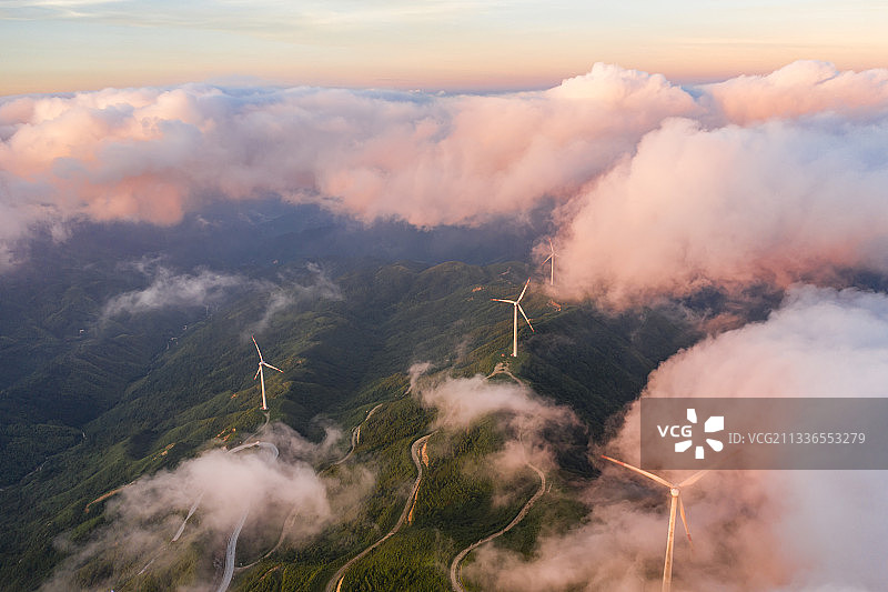 广西桂林资源县金紫山十里平坦风力发电场图片素材