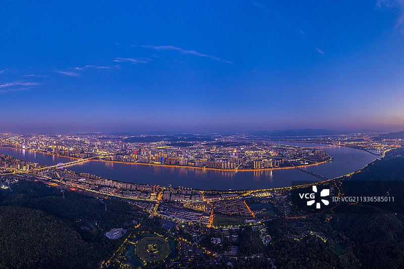 杭州钱塘江两岸夜景全景航拍图片素材