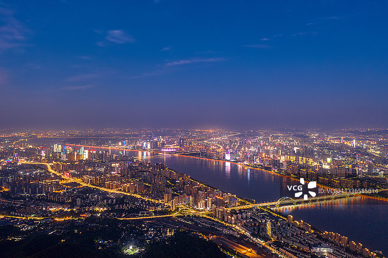 杭州钱塘江两岸夜景全景航拍图片素材