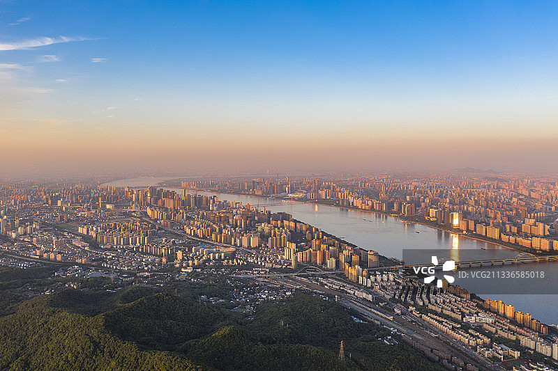 杭州钱塘江两岸日落全景航拍图片素材