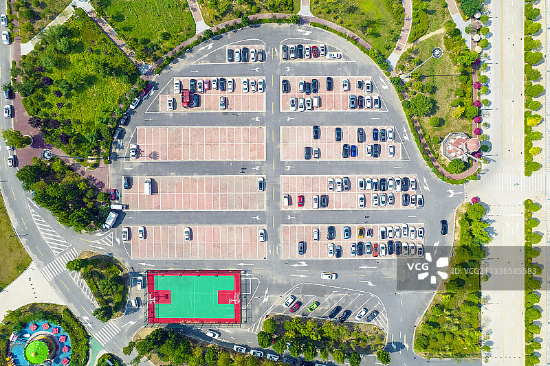 中国河南省郑州市中大门停车场图片素材