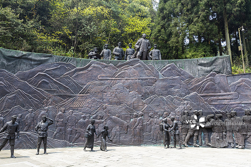 贵州省遵义市娄山关红军长征（军民情）雕像图片素材