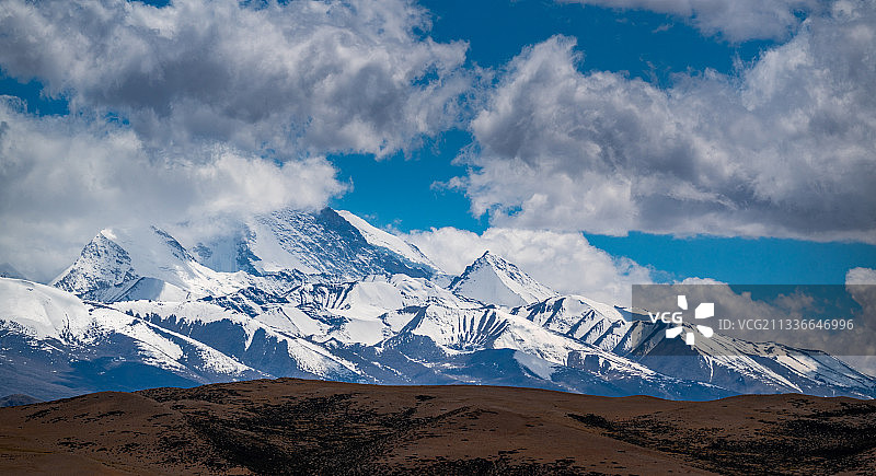 纳木那尼峰图片素材