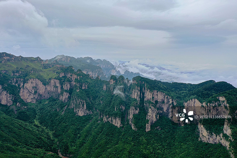 新乡老爷顶九峰山云海图片素材
