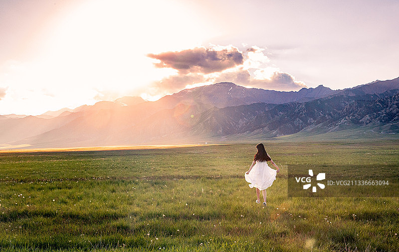 草原日落图片素材