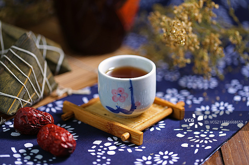 端午节粽子和雄黄酒图片素材
