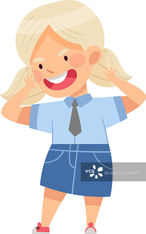 愤怒的金发女孩欺负别人并做鬼脸图片素材