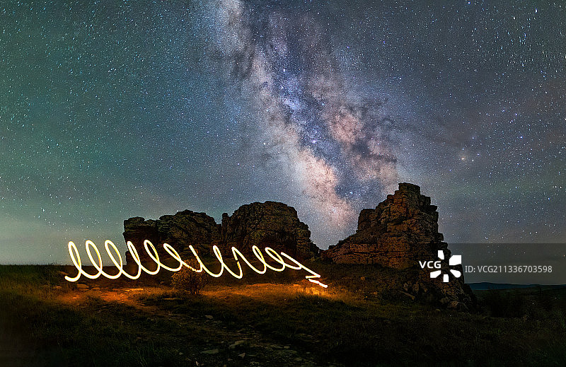 阿斯哈图石林银河图片素材